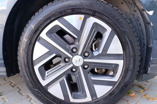 Hyundai Kona 64kWh