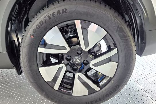 Opel Frontera GS eDTC6 1.2 Turbo
