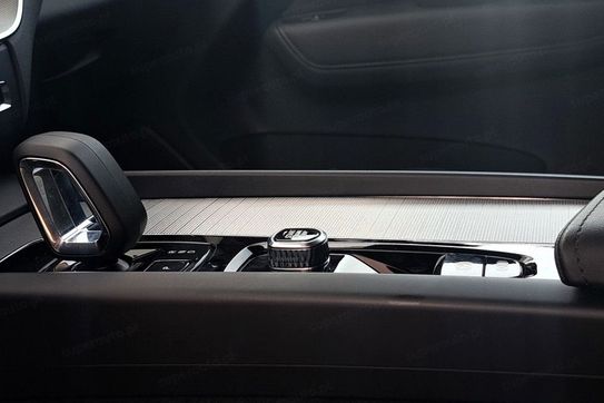 Volvo XC60 B5 B AWD Plus Dark