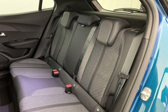 Peugeot 2008 ALLURE 1.2 mHEV e-DCS6