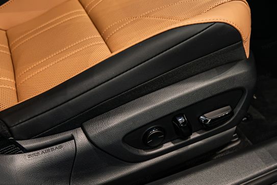 Lexus ES 300h Omotenashi