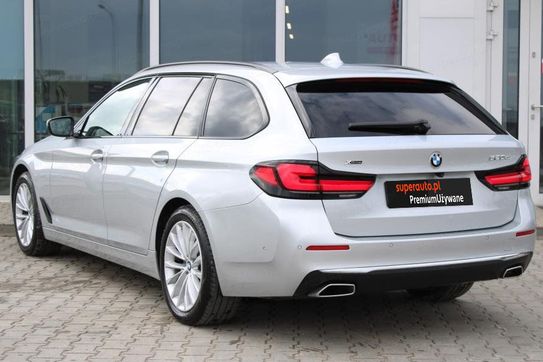 BMW Seria 5 520d xDrive Luxury Line
