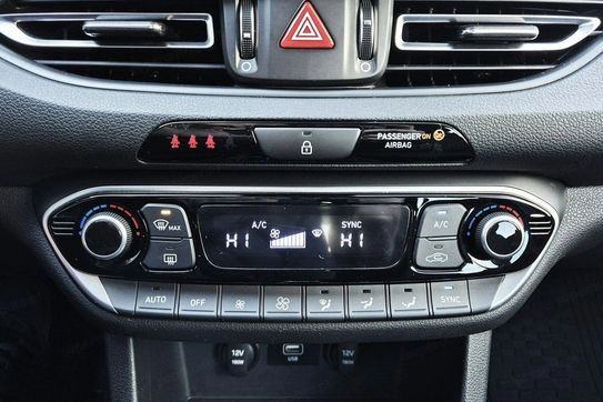 Hyundai i30 1.5 T-GDI Smart DCT
