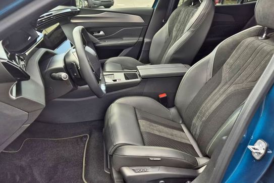 Peugeot 408 GT Exclusive S&S 1.2 mHEV  e-DSC6