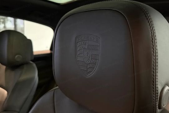 Porsche Cayenne Coupe E-Hybrid Black Edition