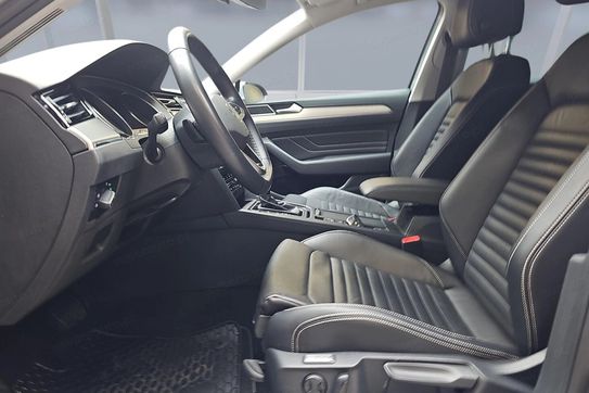Volkswagen Passat 2.0 TSI Elegance DSG
