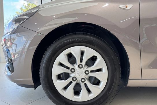 Hyundai i30 1.5 DPI Classic +