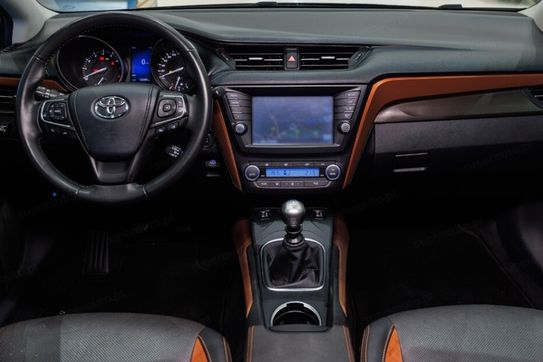 Toyota Avensis 1.8 + LPG Premium