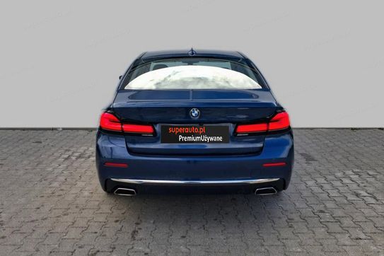 BMW Seria 5 530d xDrive Luxury Line