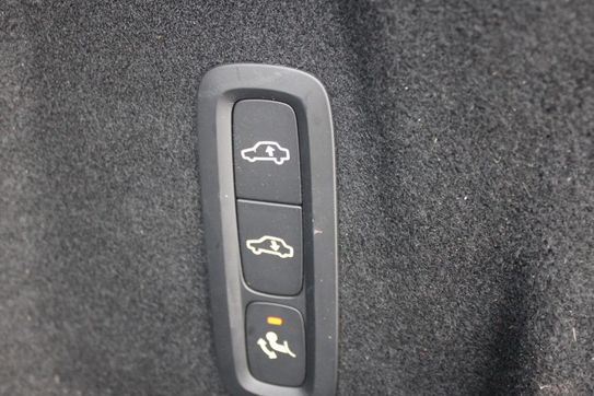 Volvo XC60 T6 Plug-In Hybrid AWD Ultra Bright