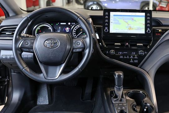 Toyota Camry 2.5 Hybrid Prestige Cvt