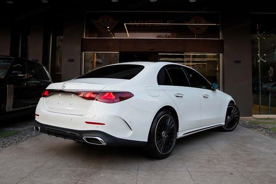 Mercedes Klasa E 300 de 4-Matic AMG