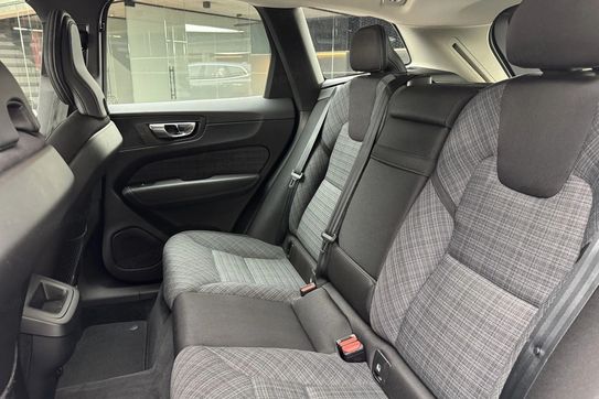 Volvo XC60 B4 D AWD Momentum Pro