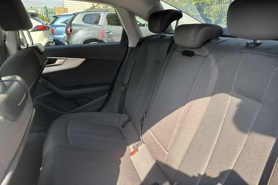 Audi A4 35 TFSI S Line