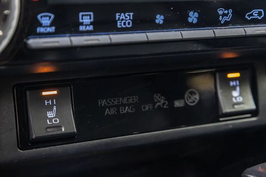 Toyota RAV4 2.5 Hybrid Black Edition By Jbl 4X4