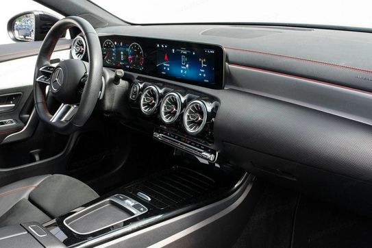 Mercedes CLA 200 mHEV AMG Line 7G-DCT
