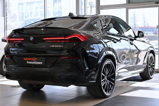 BMW X6 M50i