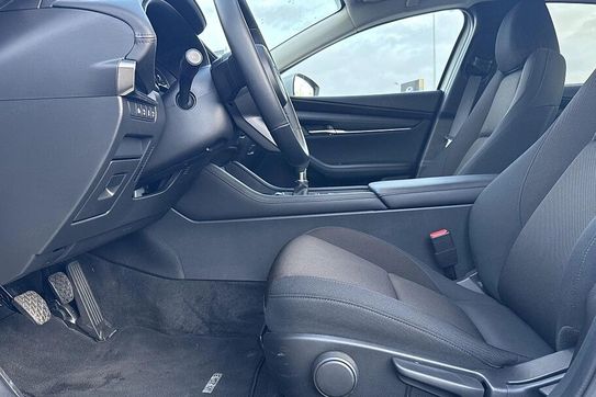 Mazda 3 2.0 Center-Line