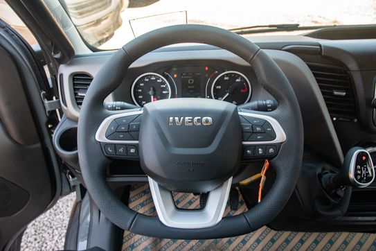 Iveco Daily 50C18 Hi-Matic Kontener 8EP + Winda