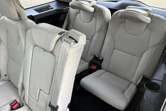 Volvo XC90 T8 AWD Plug-In Hybrid Ultra Bright