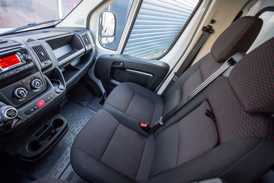 Peugeot Boxer Kontener 8EP + Winda