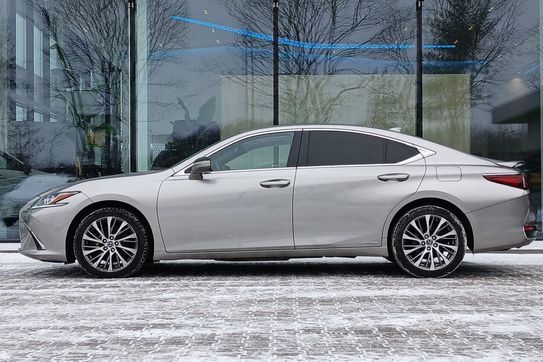 Lexus ES 300h Business Edition