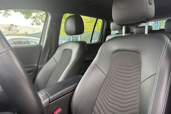 Mercedes GLB 200