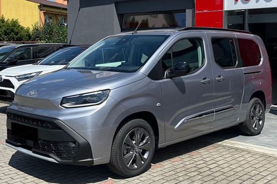 Toyota Proace City Verso Family MT6