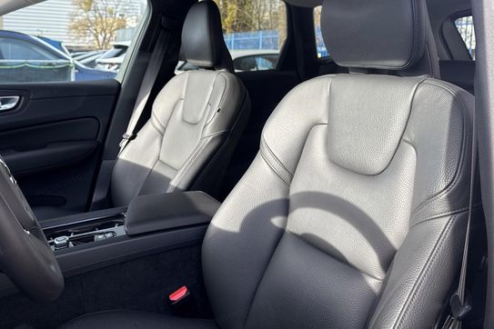 Volvo XC60 B4 B Plus Dark