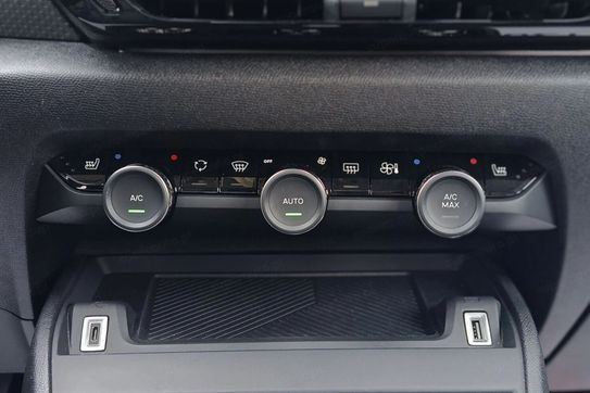 Citroen C4 1.2 Puretech Max S&S EAT8