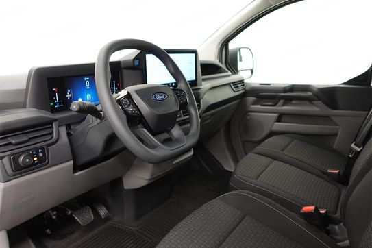 Ford Transit Custom 320 L2H1 Trend A8