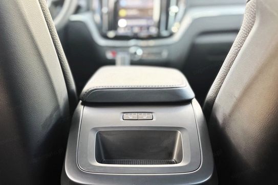 Volvo XC60 T6 Plug-In Hybrid AWD Ultra Dark