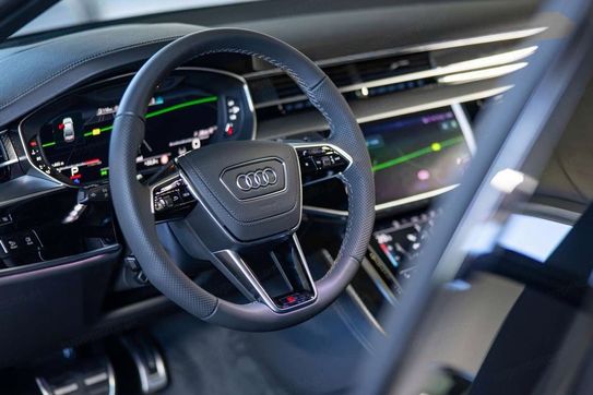 Audi A8 S8 TFSI quattro