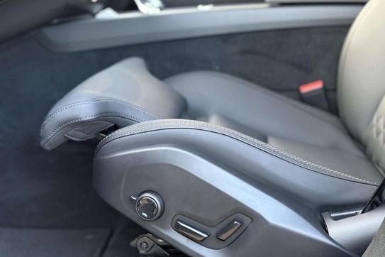 Volvo XC60 B5 AWD Ultra Dark