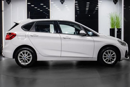 BMW Seria 2 218d Advantage aut