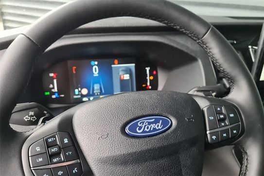 Ford Transit 350 L3H2 Limited A8