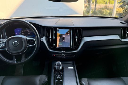 Volvo XC60 B4 D AWD Plus Dark\