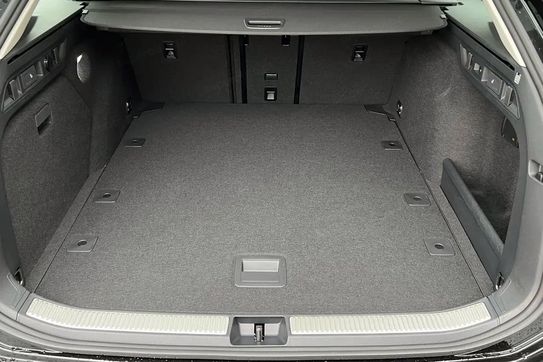 Volkswagen Passat Business Plus 1.5 TSI mHEV DSG