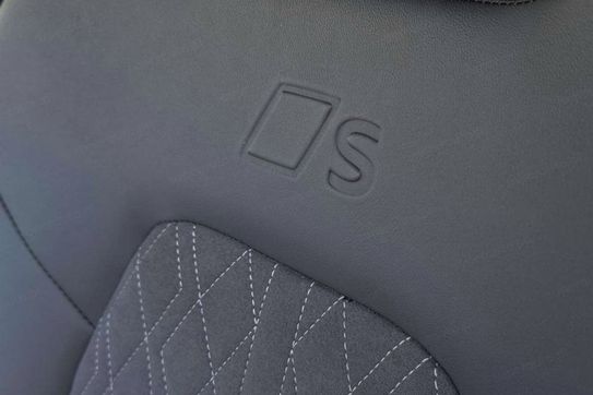 Audi A6 TDI quattro S line Avant