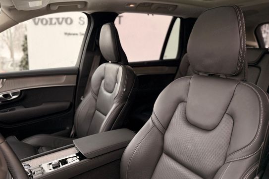 Volvo XC90 T8 AWD Plug-In Hybrid Ultra Dark 7os