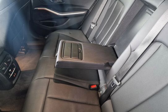 BMW Seria 3 320d xDrive Luxury Line aut