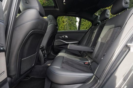 BMW Seria 3 330e M Sport sport-aut