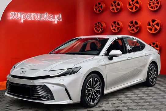 Toyota Camry Executive 2.5 Hybrid Dynamic Force