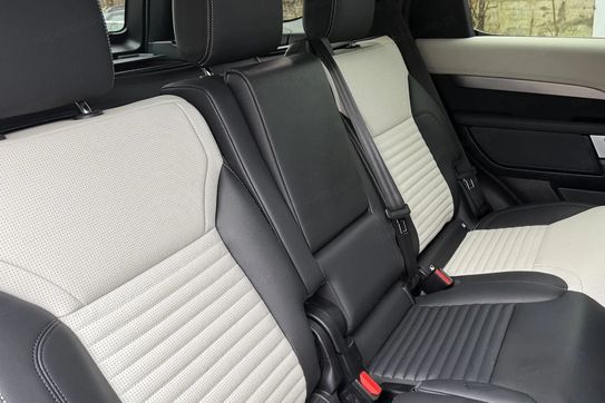 Land Rover Discovery D250 Dynamic SE