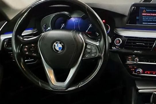 BMW Seria 5 540i GPF xDrive Luxury Line aut