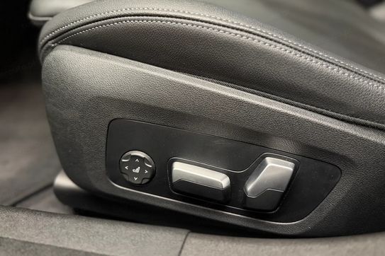 BMW Seria 3 330i xDrive M Sport