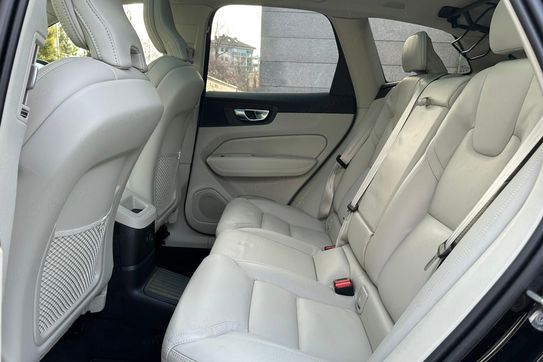 Volvo XC60 T8 Plug-In Hybrid AWD Plus Bright