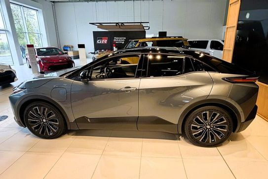Toyota C-HR + Executive BEV