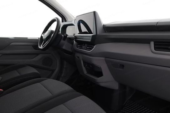 Volkswagen Transporter L2H1 8AT