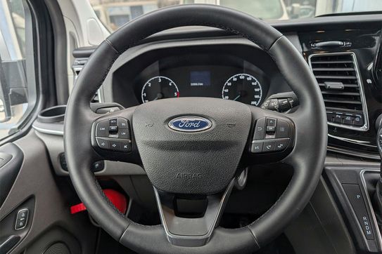 Ford Tourneo Custom L2H1 AT